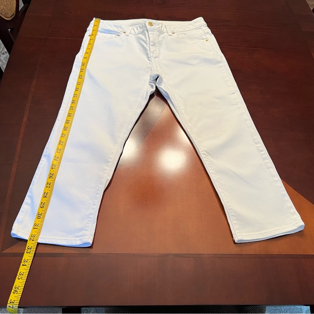 MICHEAL KORS White Crop Jeans w/Gold hardware – Size 10